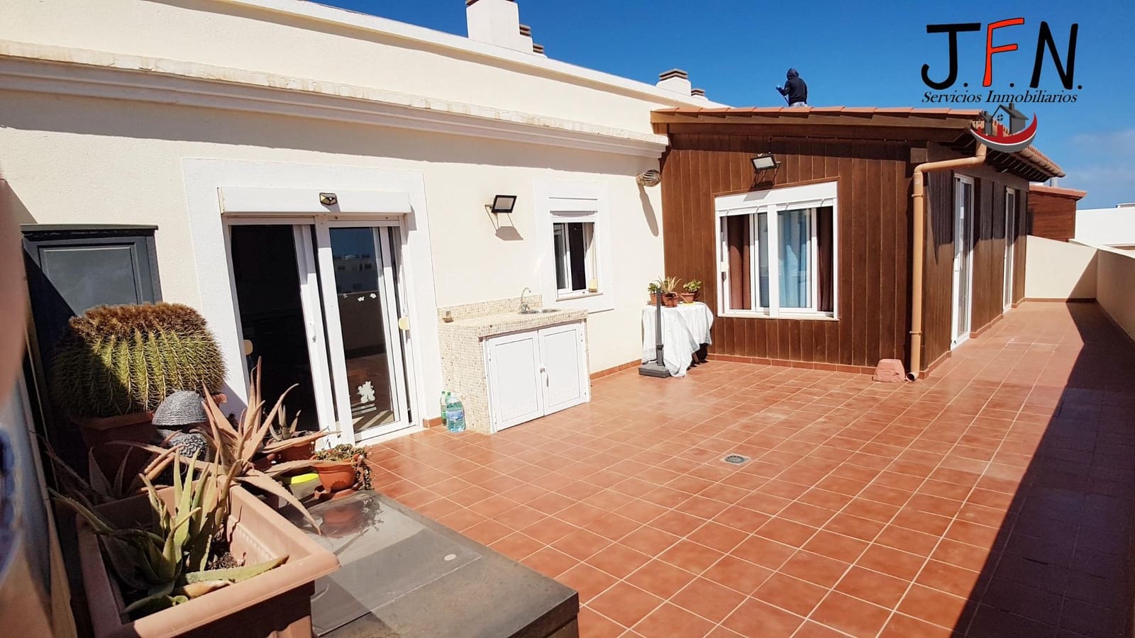 2 bedroom Apartment for sale in Corralejo - € 310,000 (Ref: 9966724)