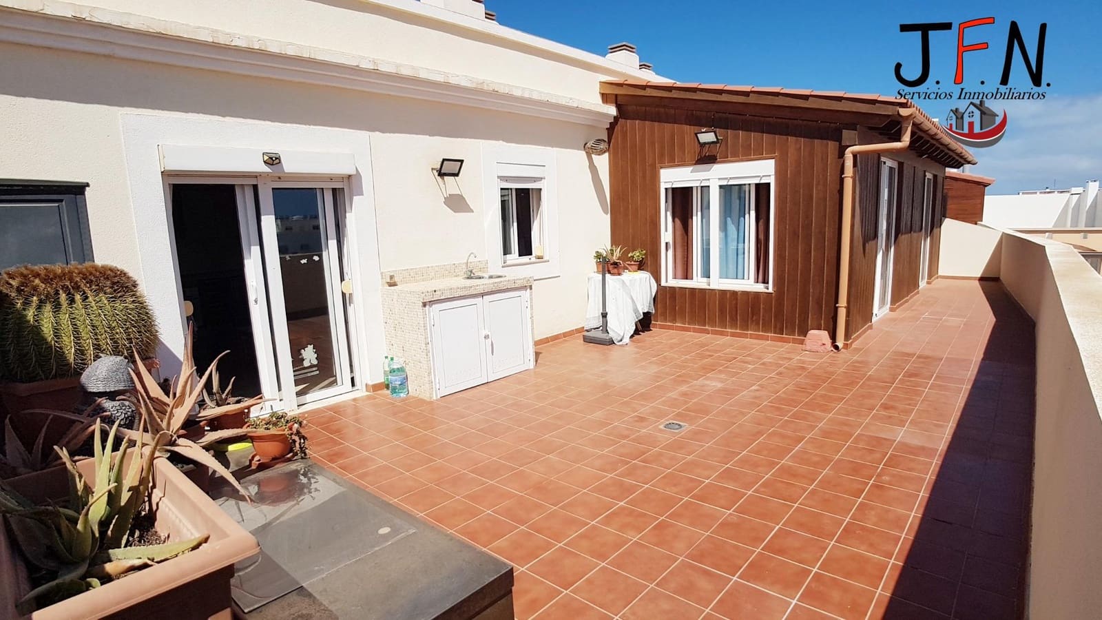 2 bedroom Apartment for sale in Corralejo - € 310,000 (Ref: 9966724)