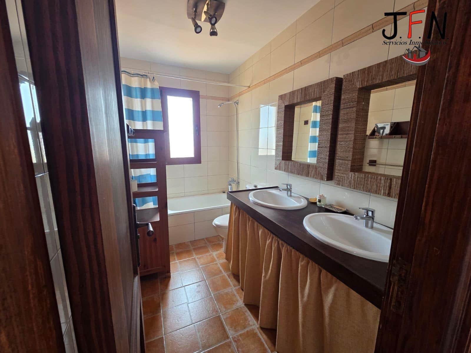 3 bedroom Finca/Country House for sale in Puerto del Rosario - € 450,000 (Ref: 9975527)