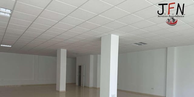 Commerciale da affittare in Puerto del Rosario - 3.200 € (Rif: 9990800)