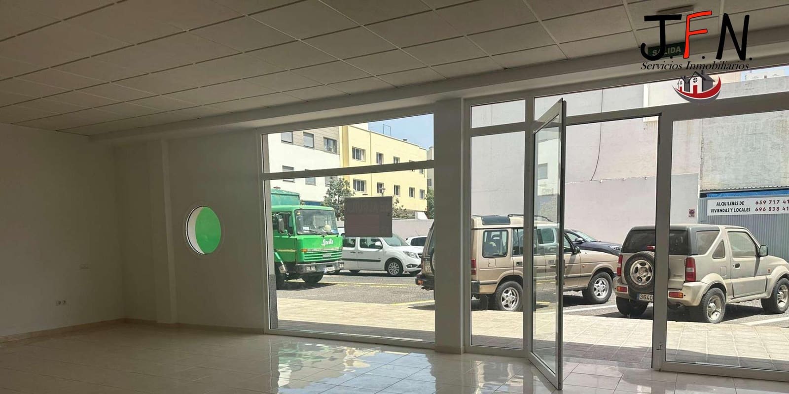 Commerciale da affittare in Puerto del Rosario - 3.200 € (Rif: 9990800)