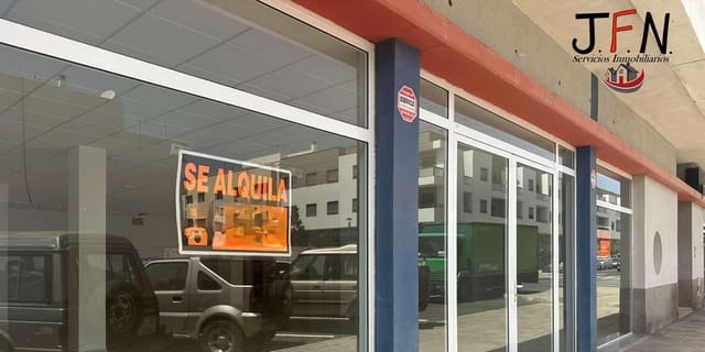 Commerciale da affittare in Puerto del Rosario - 3.200 € (Rif: 9990800)