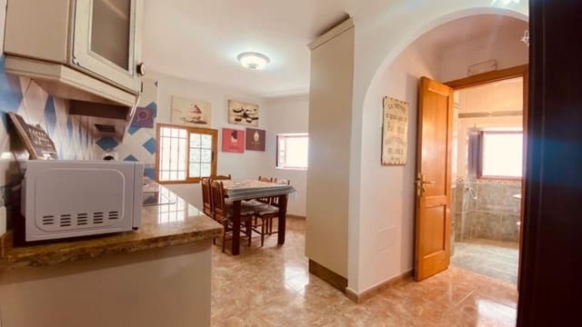 5 slaapkamer Villa te koop in Firgas - € 220.000 (Ref: 9882245)