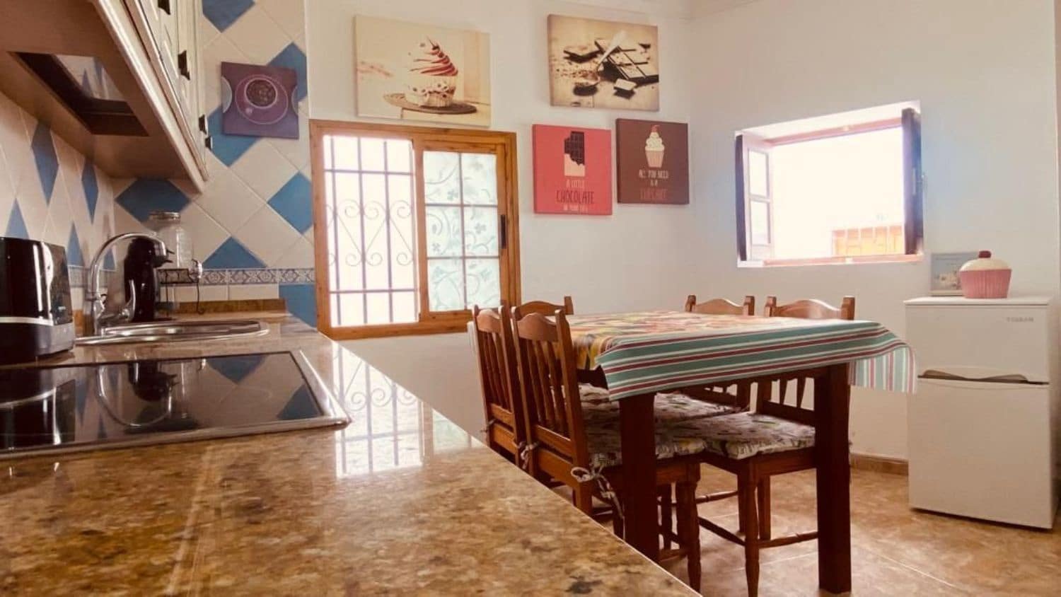 5 slaapkamer Villa te koop in Firgas - € 220.000 (Ref: 9882245)
