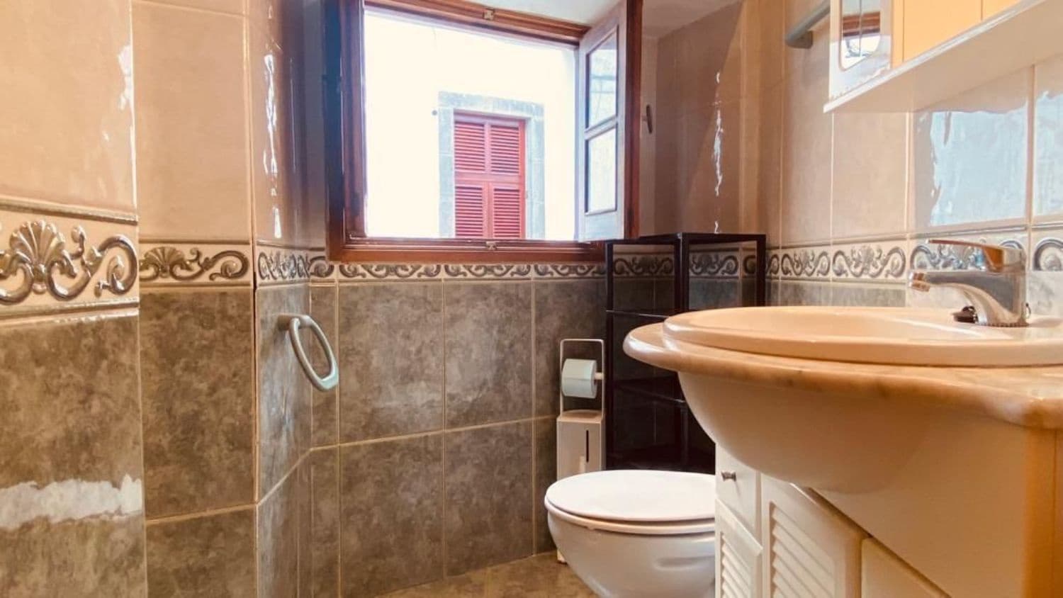 5 slaapkamer Villa te koop in Firgas - € 220.000 (Ref: 9882245)