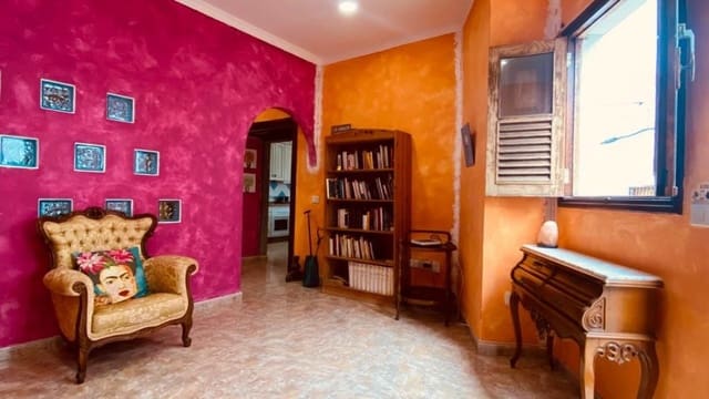 5 slaapkamer Villa te koop in Firgas - € 220.000 (Ref: 9882245)