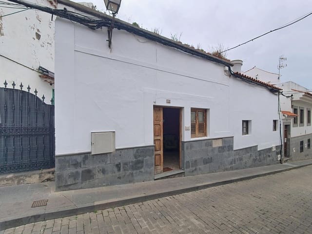 5 slaapkamer Villa te koop in Firgas - € 220.000 (Ref: 9882245)