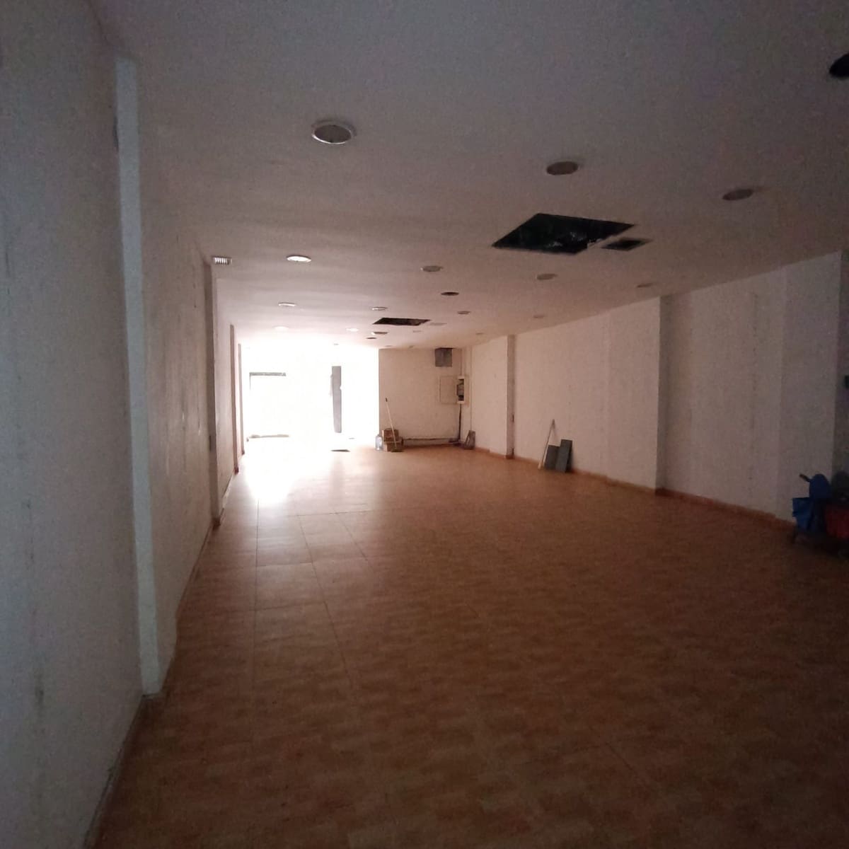 Commercial for rent in Las Palmas de Gran Canaria - € 2,250 (Ref: 9882246)