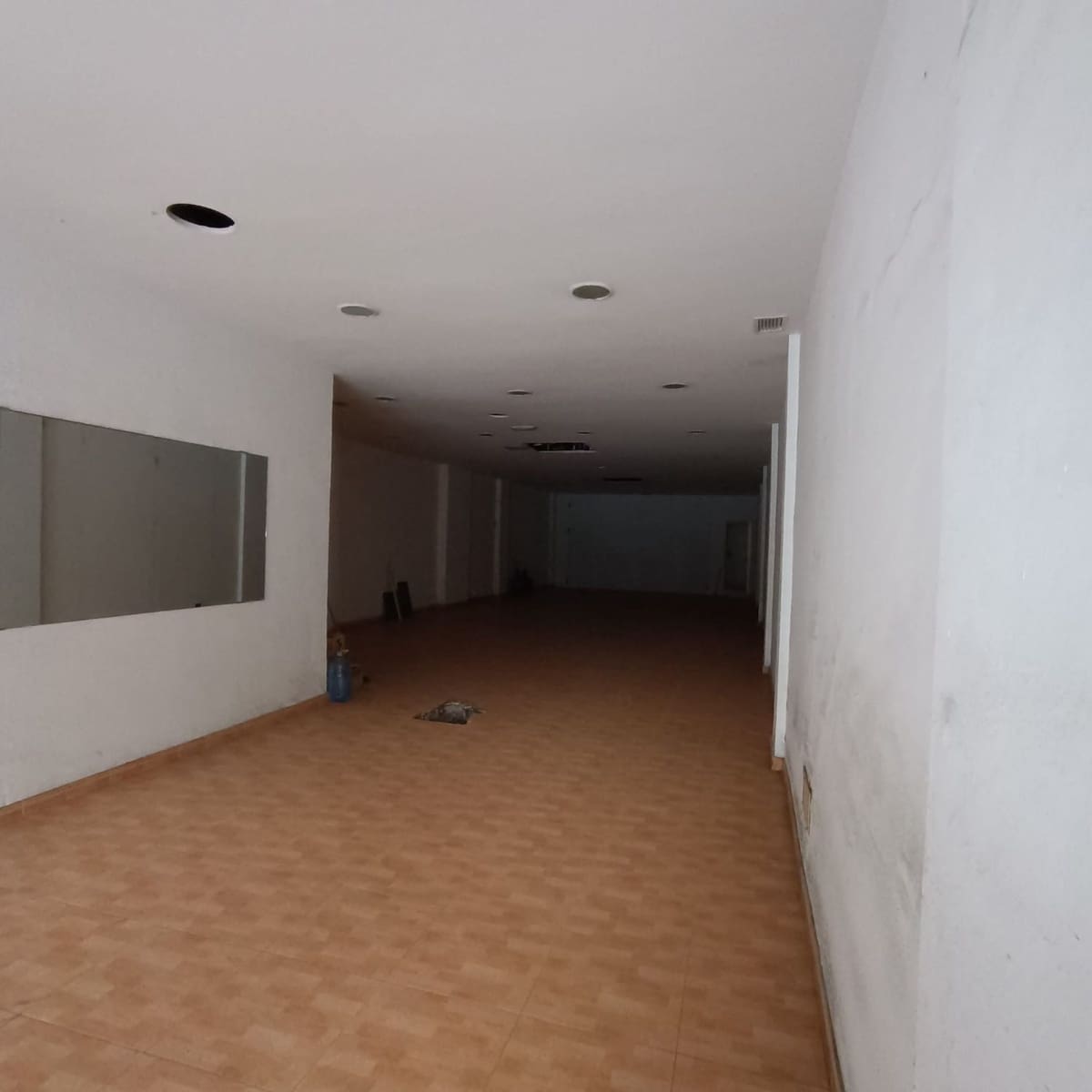 Commercial for rent in Las Palmas de Gran Canaria - € 2,250 (Ref: 9882246)