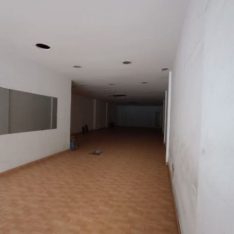 Kommersiell til leie i Las Palmas de Gran Canaria - € 2 250 (Ref: 9882246)