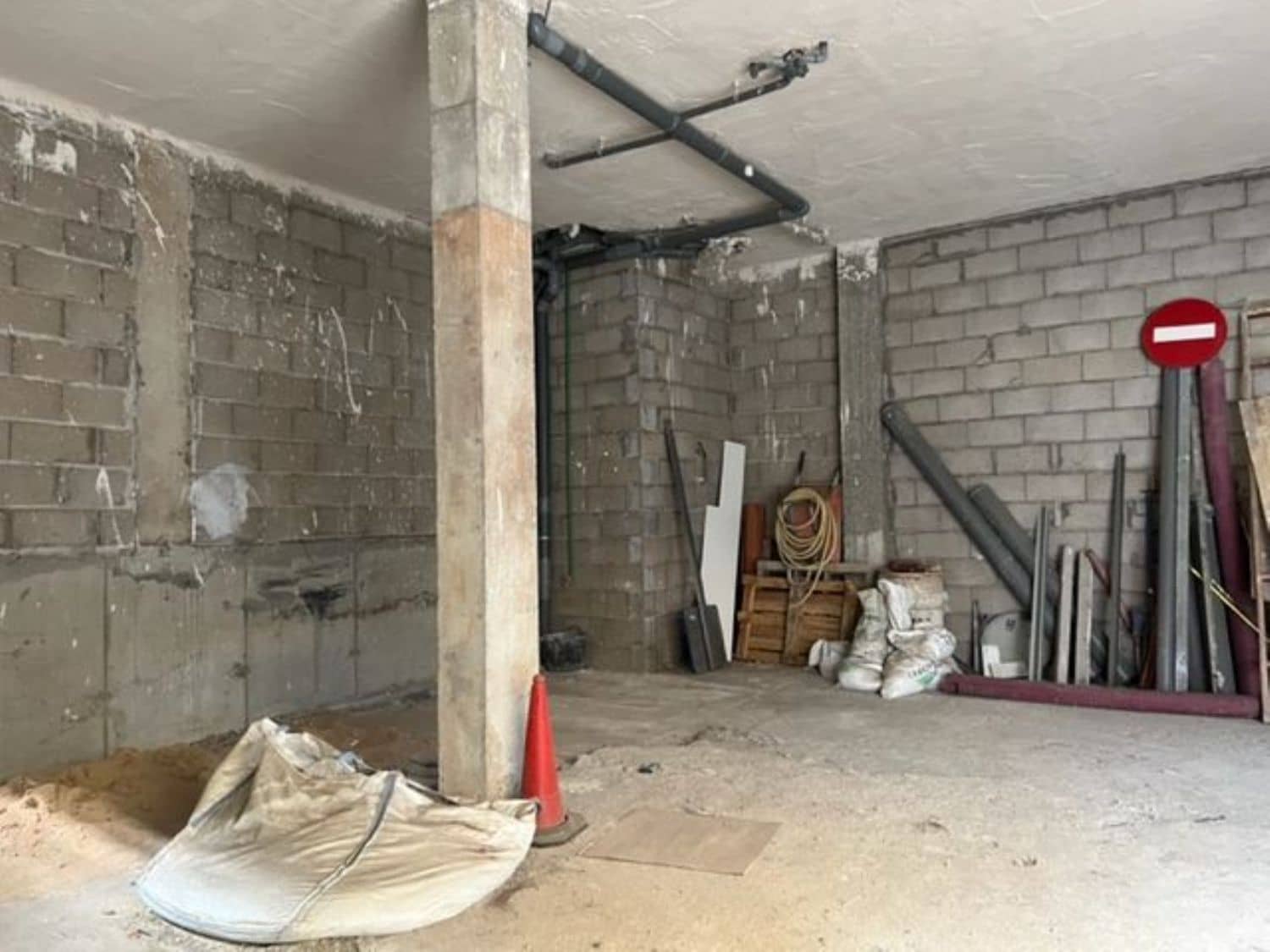 Commercial for sale in Las Palmas de Gran Canaria - € 149,000 (Ref: 9882249)