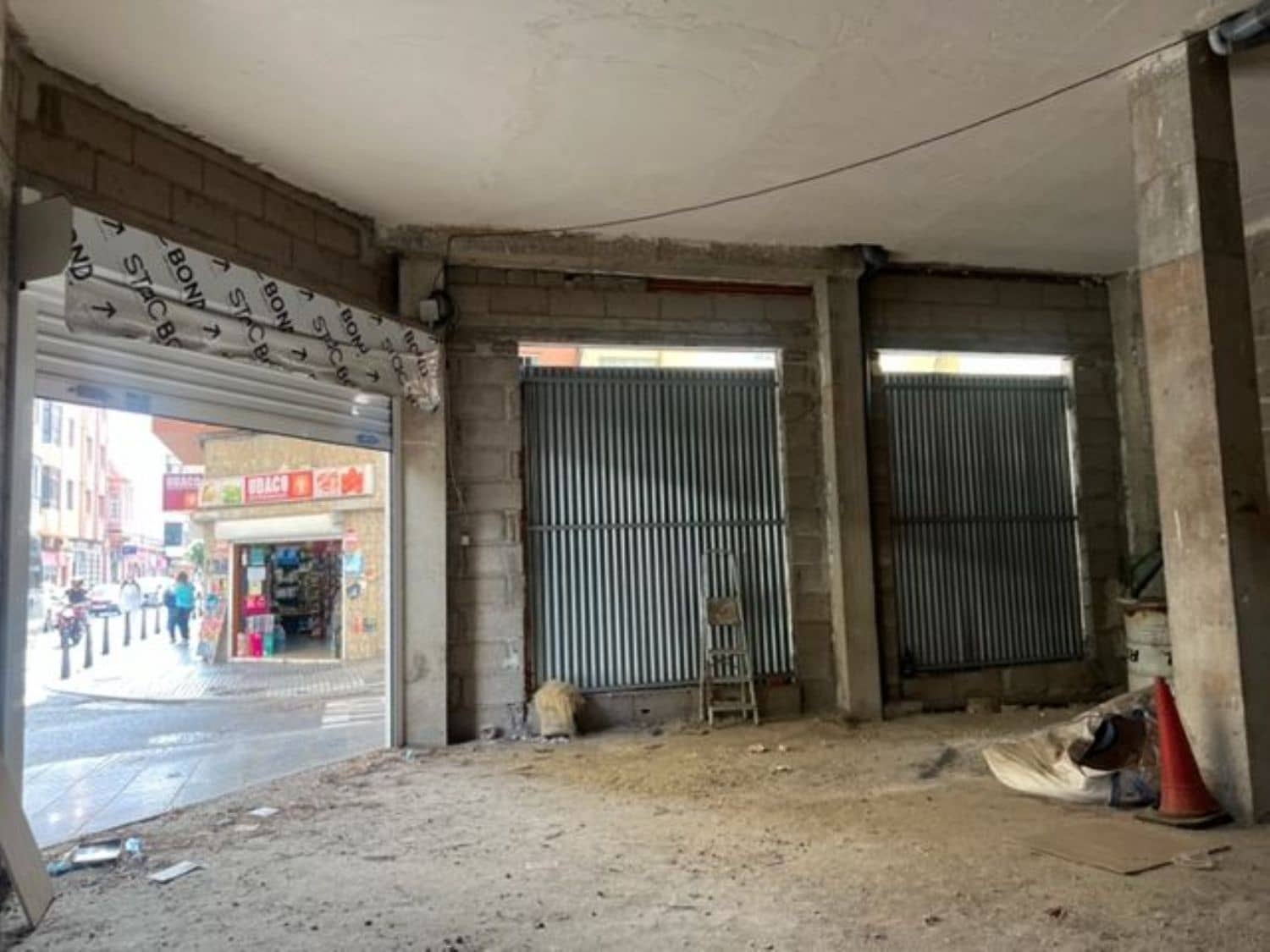 Commercial for sale in Las Palmas de Gran Canaria - € 149,000 (Ref: 9882249)