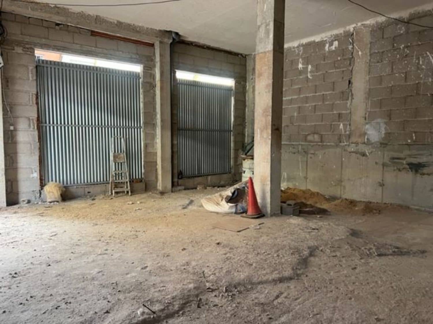 Commercial for sale in Las Palmas de Gran Canaria - € 149,000 (Ref: 9882249)