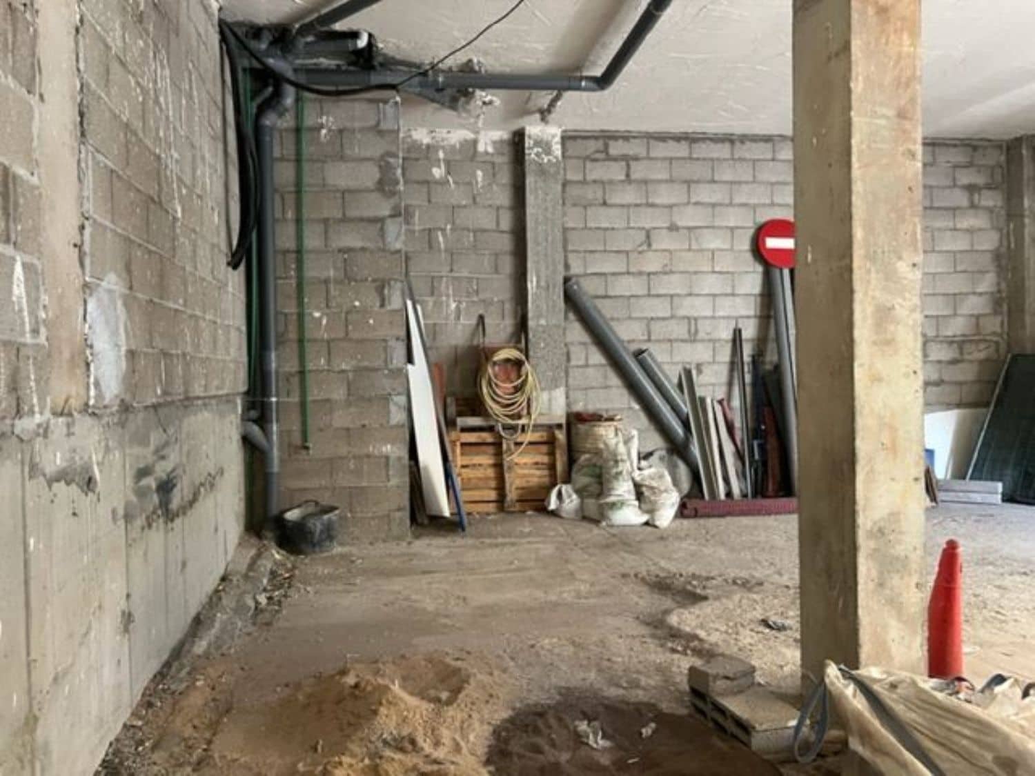 Commercial for sale in Las Palmas de Gran Canaria - € 149,000 (Ref: 9882249)