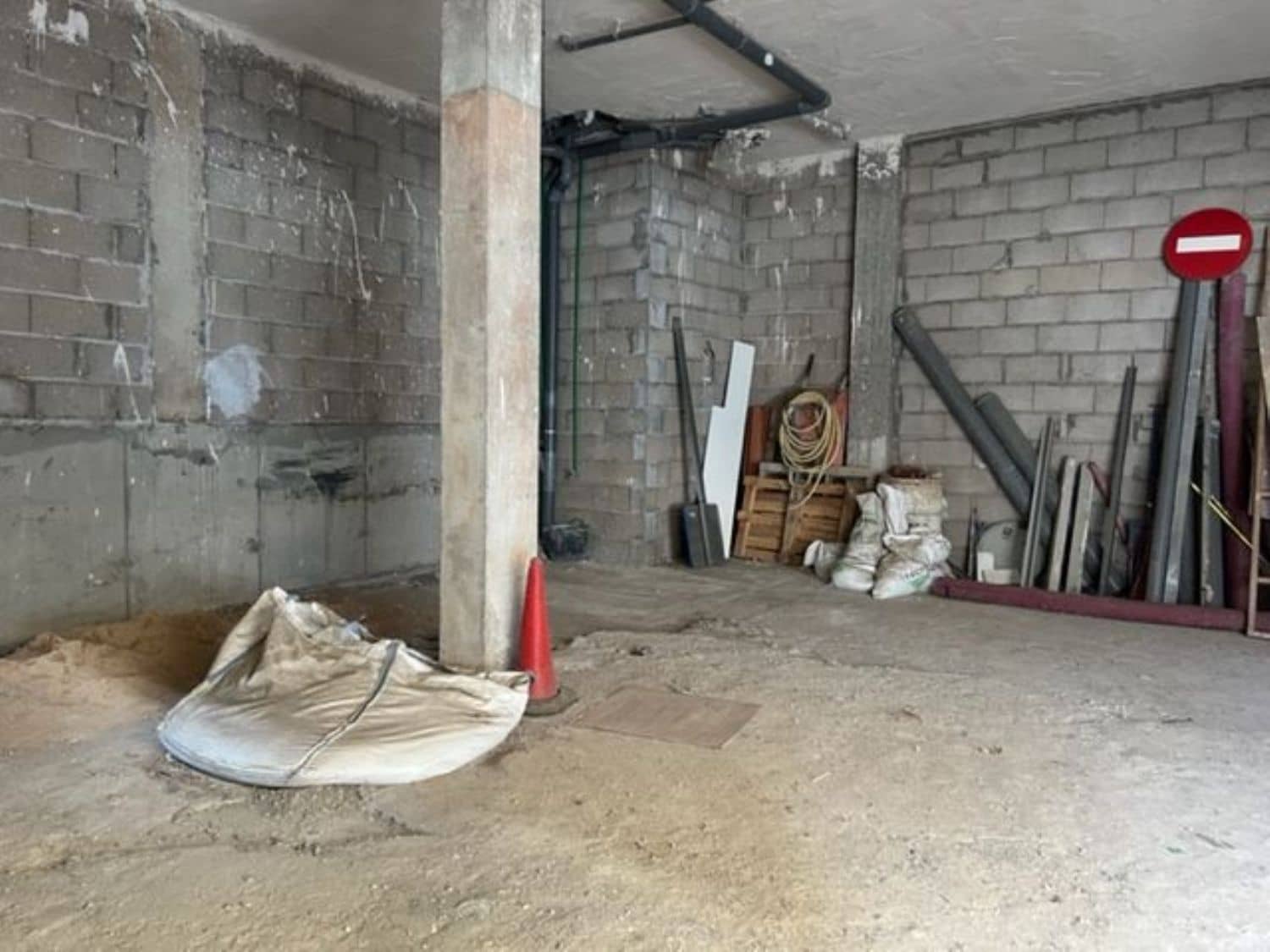 Commercial for sale in Las Palmas de Gran Canaria - € 149,000 (Ref: 9882249)