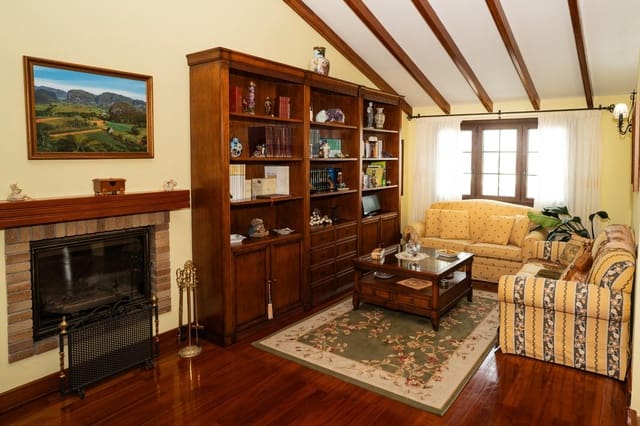3 sypialnia Willa na sprzedaż w Vega de San Mateo z basenem garażem - 790 000 € (Ref: 9882252)