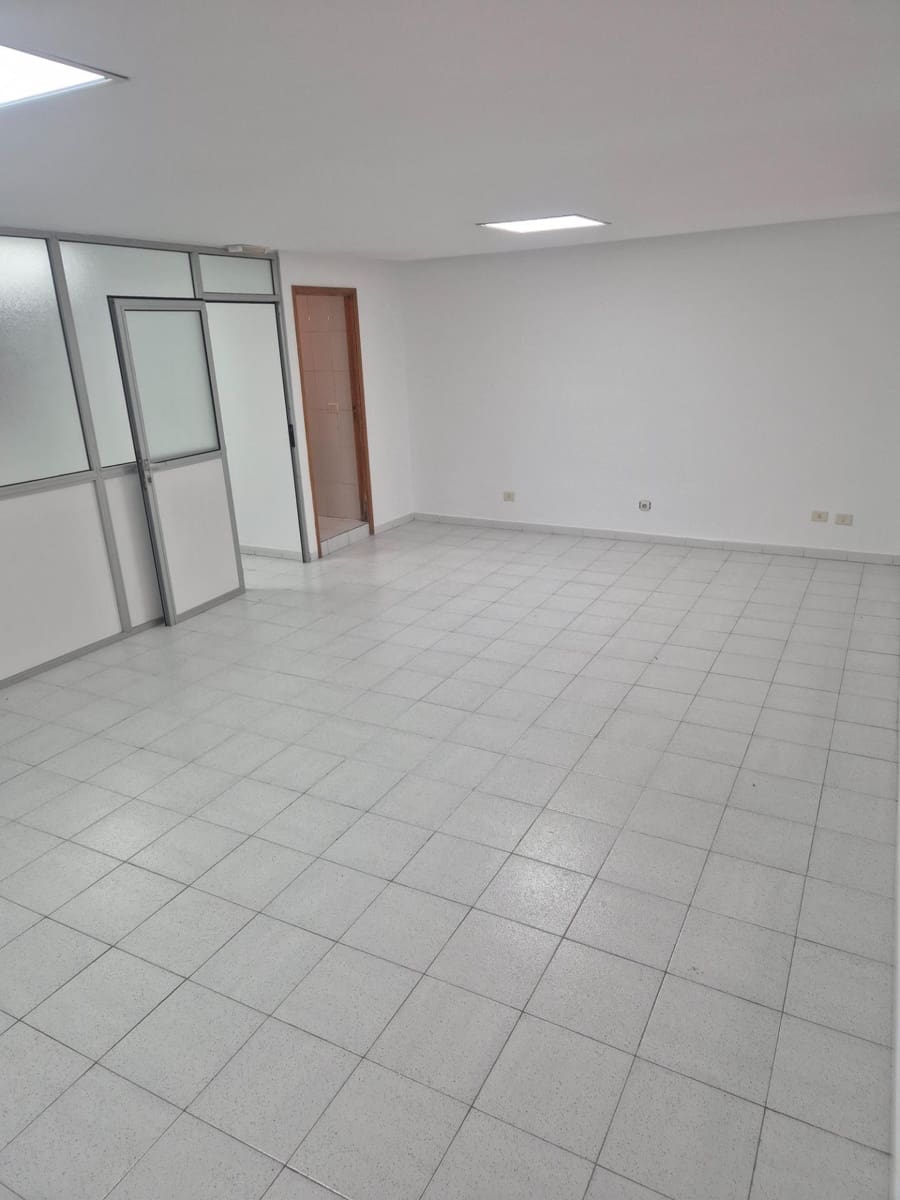 Office for sale in Las Palmas de Gran Canaria - € 135,000 (Ref: 9882254)