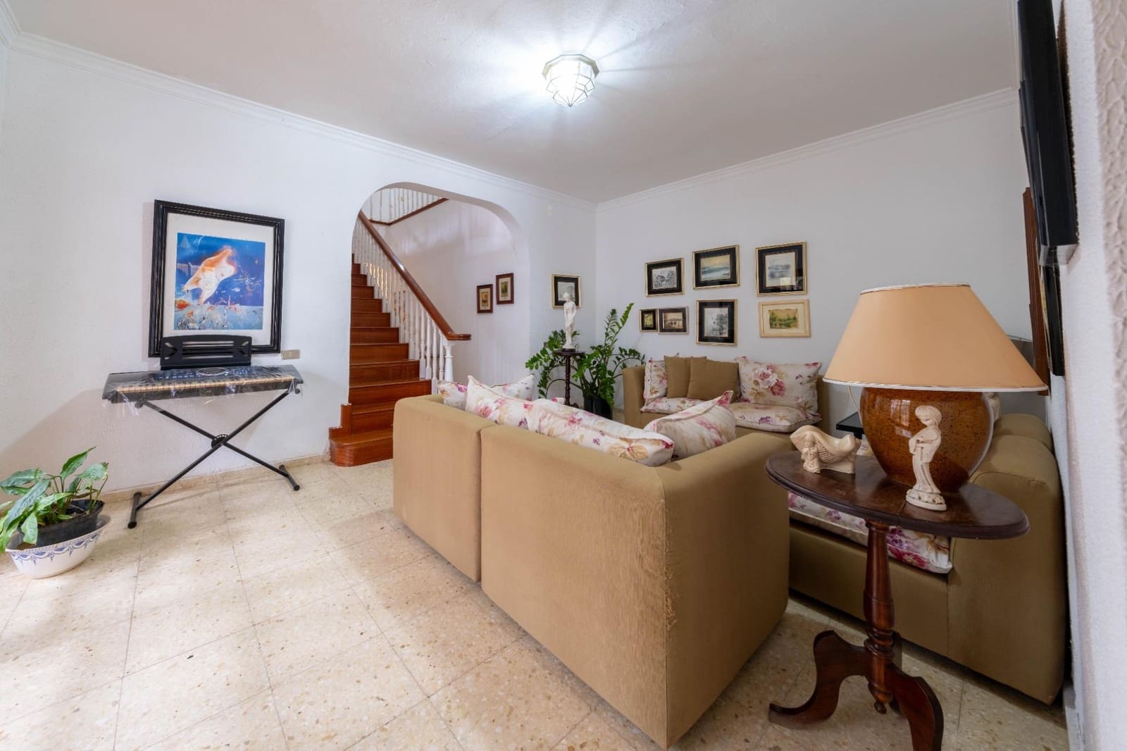 6 soverom Villa til salgs i Las Palmas de Gran Canaria - € 735 000 (Ref: 9882255)