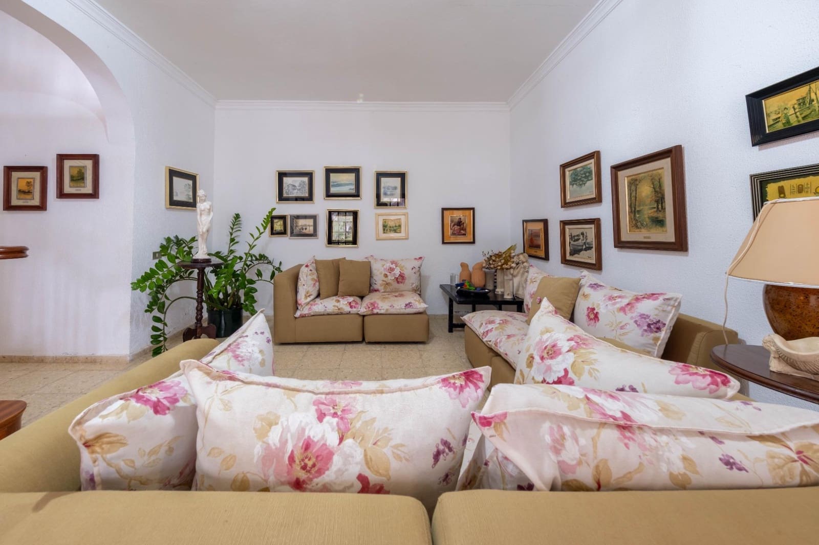 6 soverom Villa til salgs i Las Palmas de Gran Canaria - € 735 000 (Ref: 9882255)