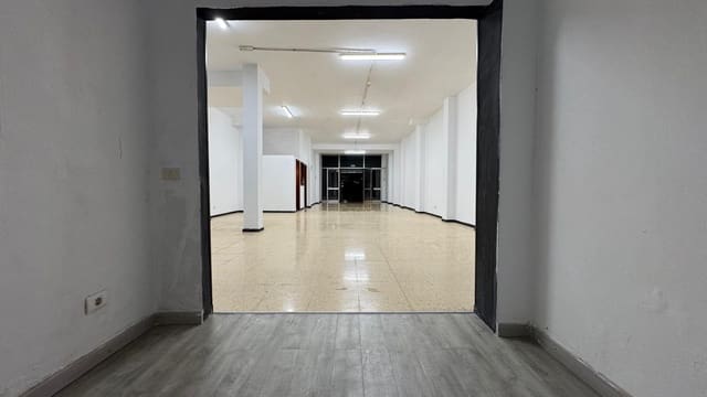 Comercial para venda em Tamaraceite, Las Palmas de Gran Canaria - 145 000 € (Ref: 9882256)