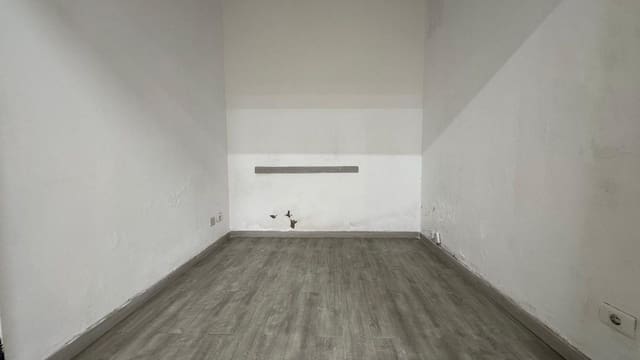 Comercial para venda em Tamaraceite, Las Palmas de Gran Canaria - 145 000 € (Ref: 9882256)