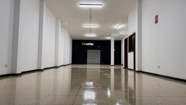 Comercial para venda em Tamaraceite, Las Palmas de Gran Canaria - 145 000 € (Ref: 9882256)