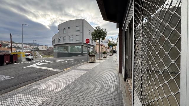 Comercial para venda em Tamaraceite, Las Palmas de Gran Canaria - 145 000 € (Ref: 9882256)
