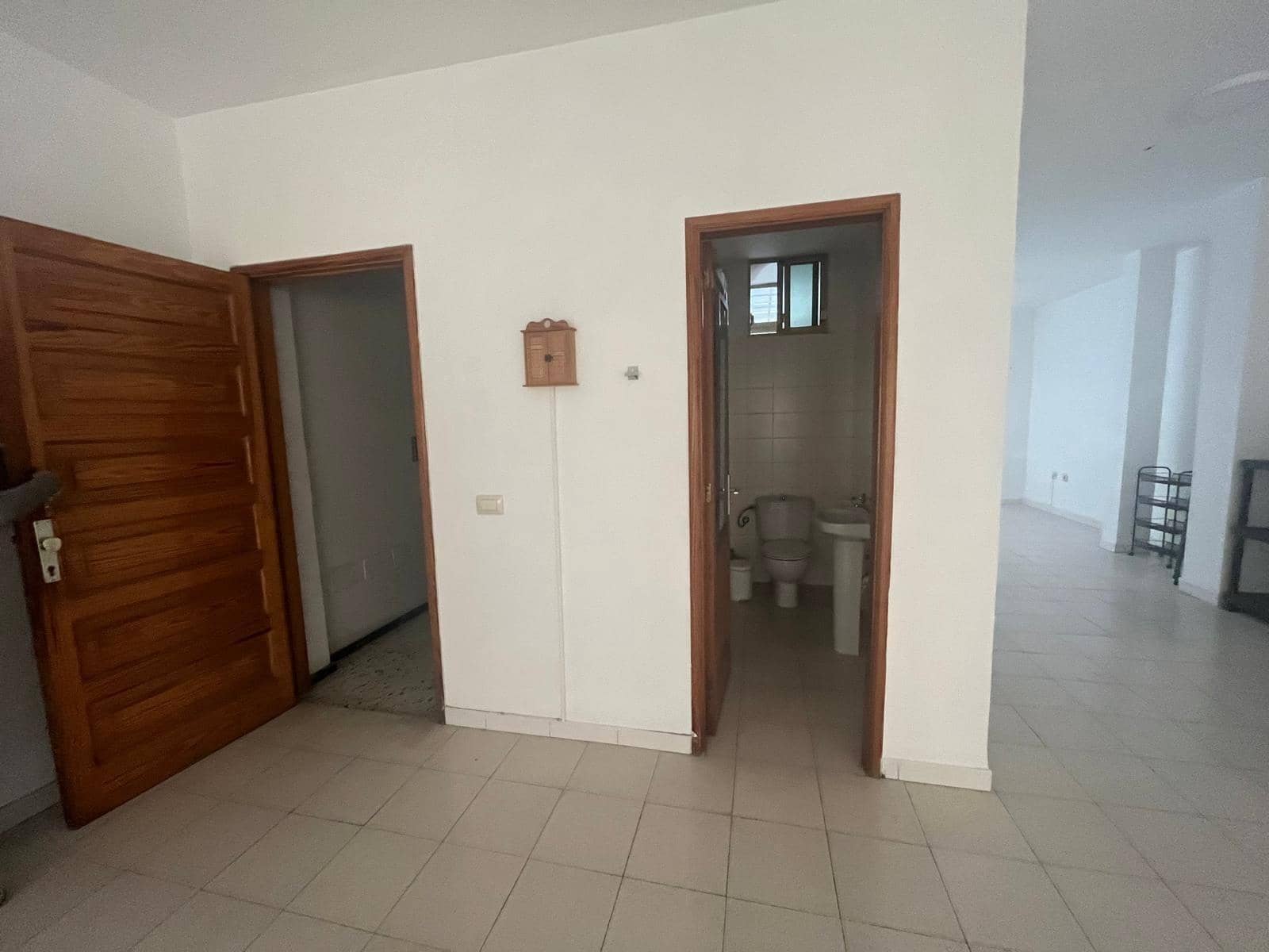 Office for rent in Las Palmas de Gran Canaria - € 600 (Ref: 9882257)