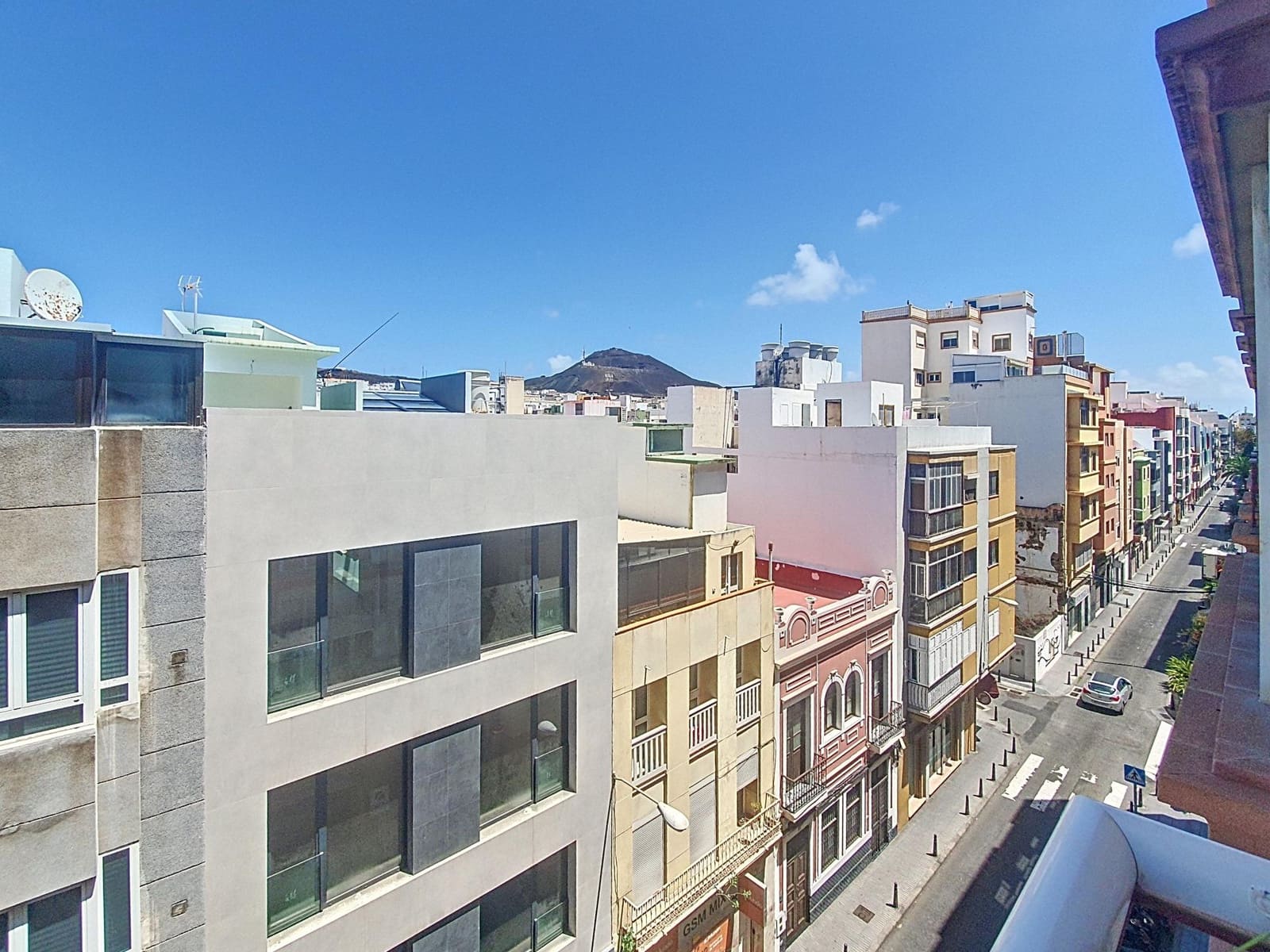 2 bedroom Flat for sale in Las Palmas de Gran Canaria - € 325,000 (Ref: 9882258)