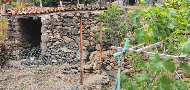 Teren niezagospodarowany na sprzedaż w Las Mesas - El Toscón, Las Palmas de Gran Canaria - 49 000 € (Ref: 9882259)