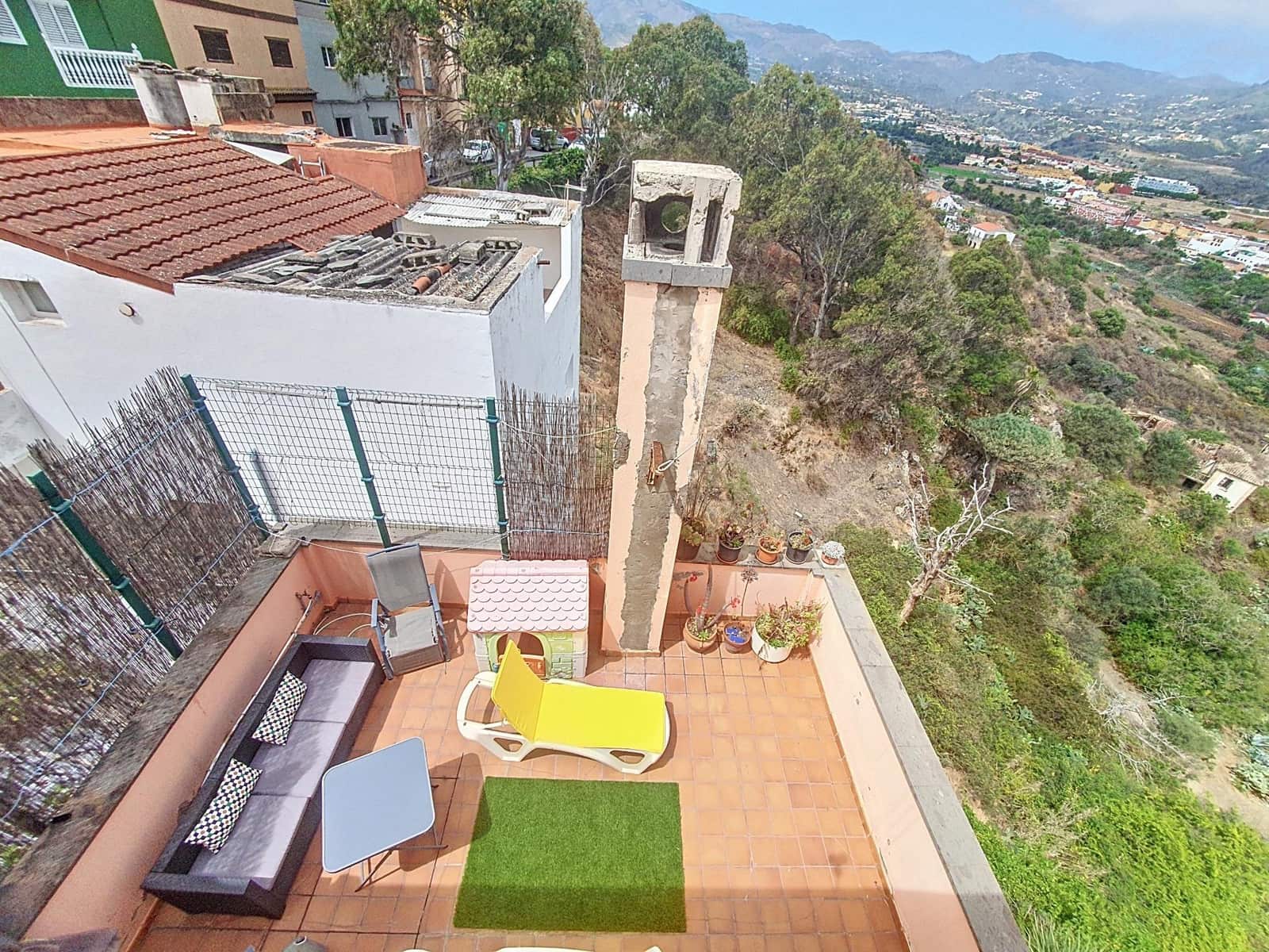 3 bedroom Semi-detached Villa for sale in Santa Brigida with garage - € 365,000 (Ref: 9882260)