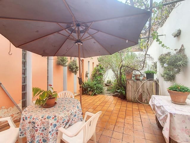 3 bedroom Semi-detached Villa for sale in Santa Brígida with garage - € 365,000 (Ref: 9882260)