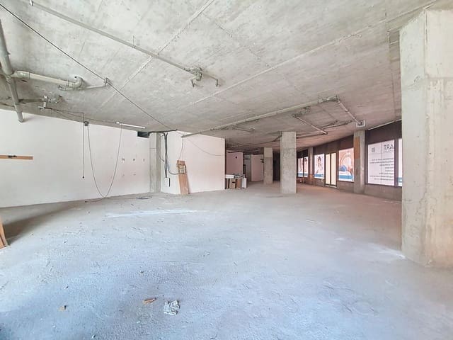 Kommersiell til leie i Las Palmas de Gran Canaria med garasje - € 8 000 (Ref: 9882262)