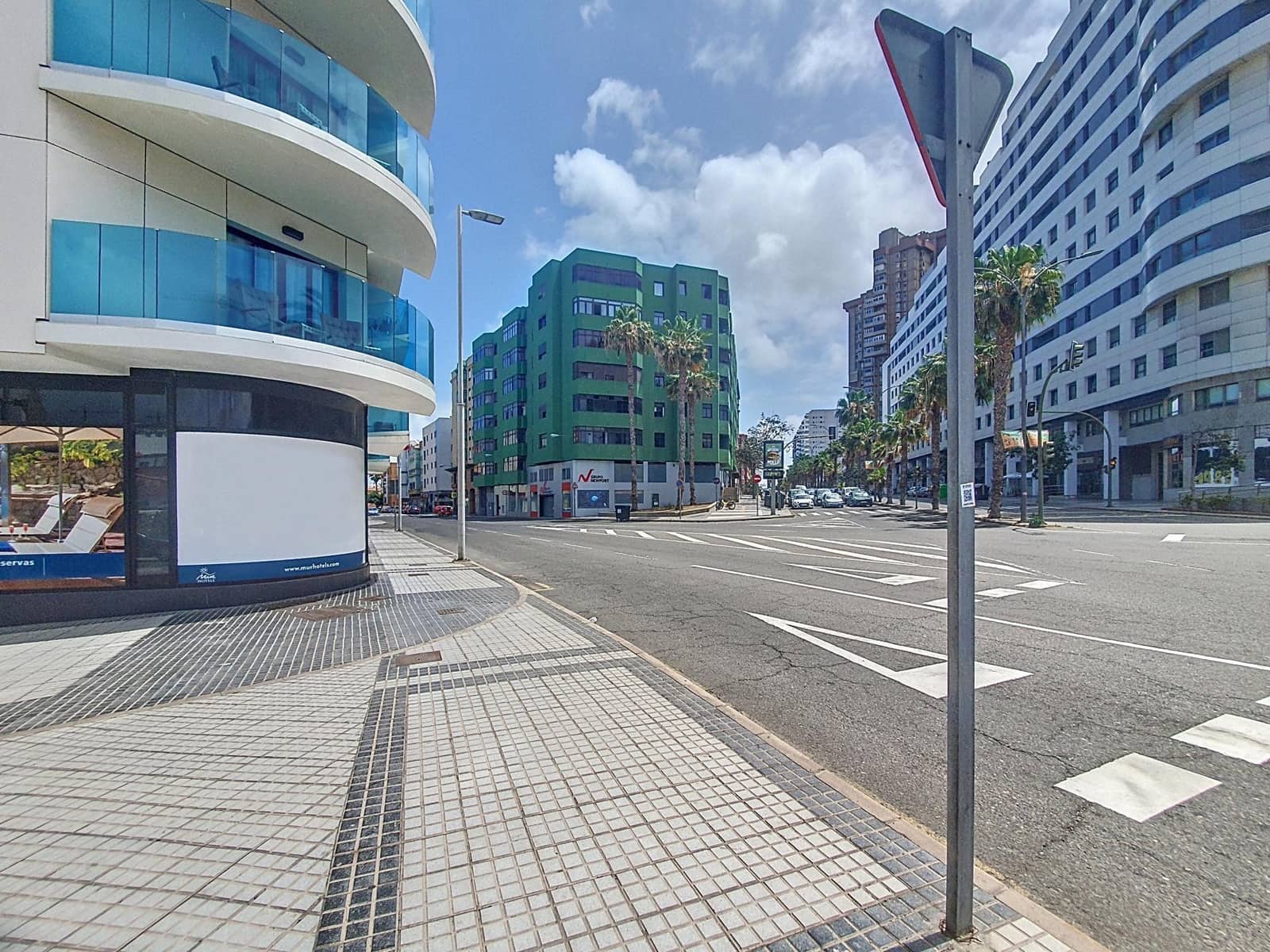Commercial for rent in Las Palmas de Gran Canaria with garage - € 8,000 (Ref: 9882262)