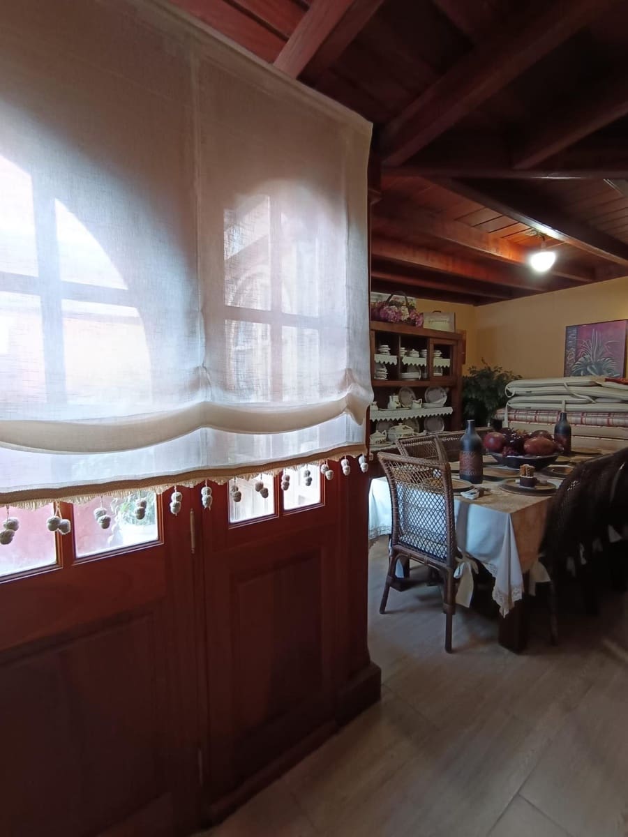 3 bedroom Semi-detached Villa for sale in Las Palmas de Gran Canaria with garage - € 479,000 (Ref: 9882266)