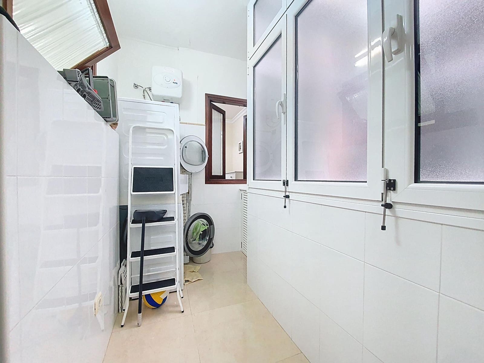 3 bedroom Flat for sale in Las Palmas de Gran Canaria - € 270,000 (Ref: 9882268)