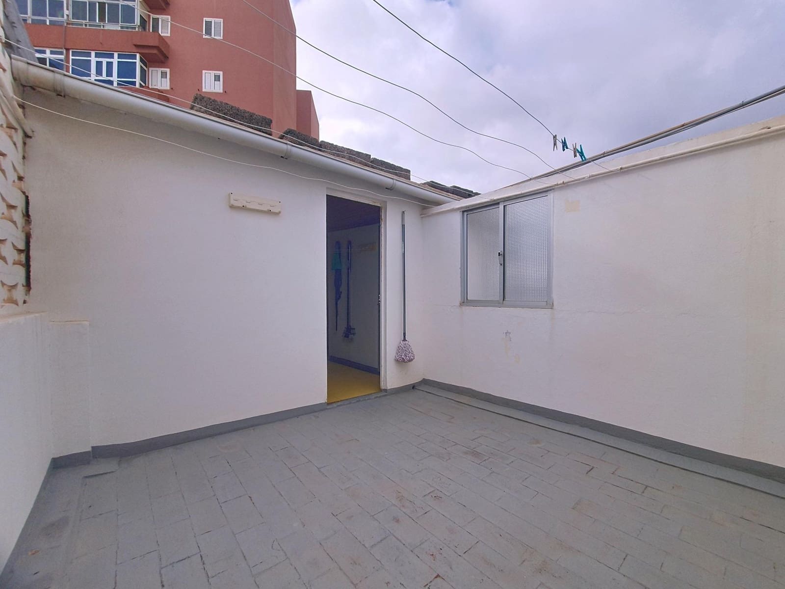 3 bedroom Flat for sale in Las Palmas de Gran Canaria - € 270,000 (Ref: 9882268)