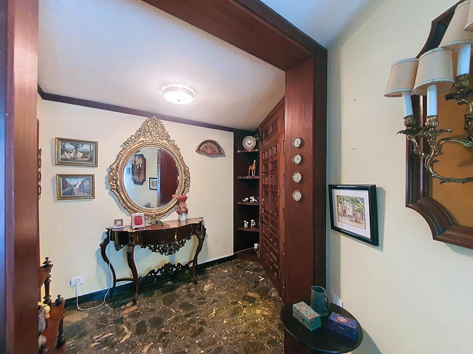 5 bedroom Villa for sale in Las Palmas de Gran Canaria with garage - € 995,000 (Ref: 9882269)