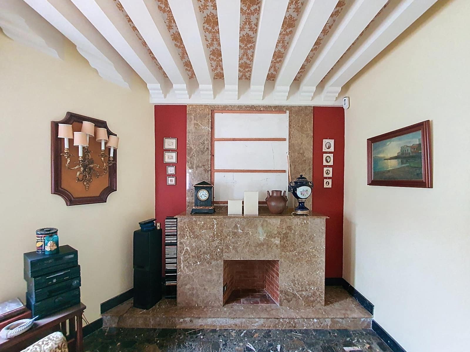 5 bedroom Villa for sale in Las Palmas de Gran Canaria with garage - € 995,000 (Ref: 9882269)