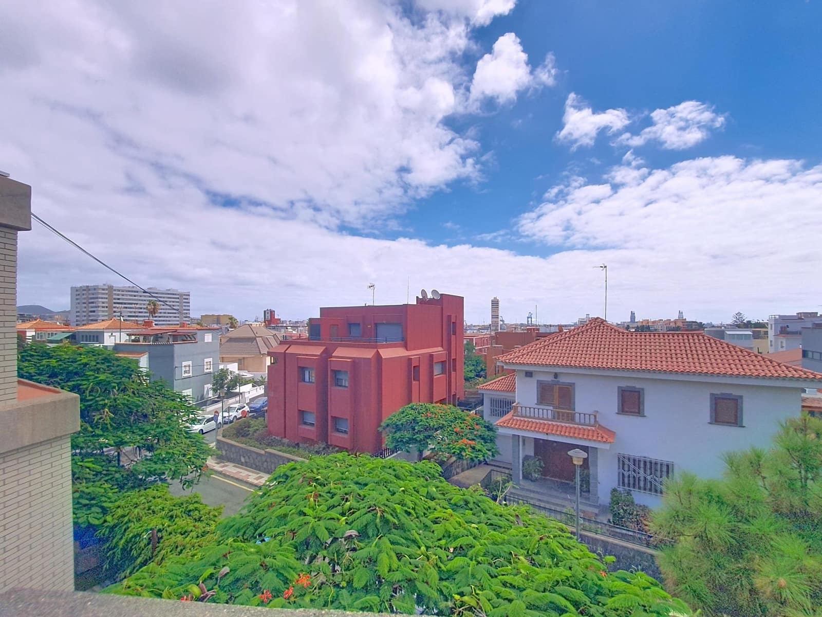 5 bedroom Villa for sale in Las Palmas de Gran Canaria with garage - € 995,000 (Ref: 9882269)