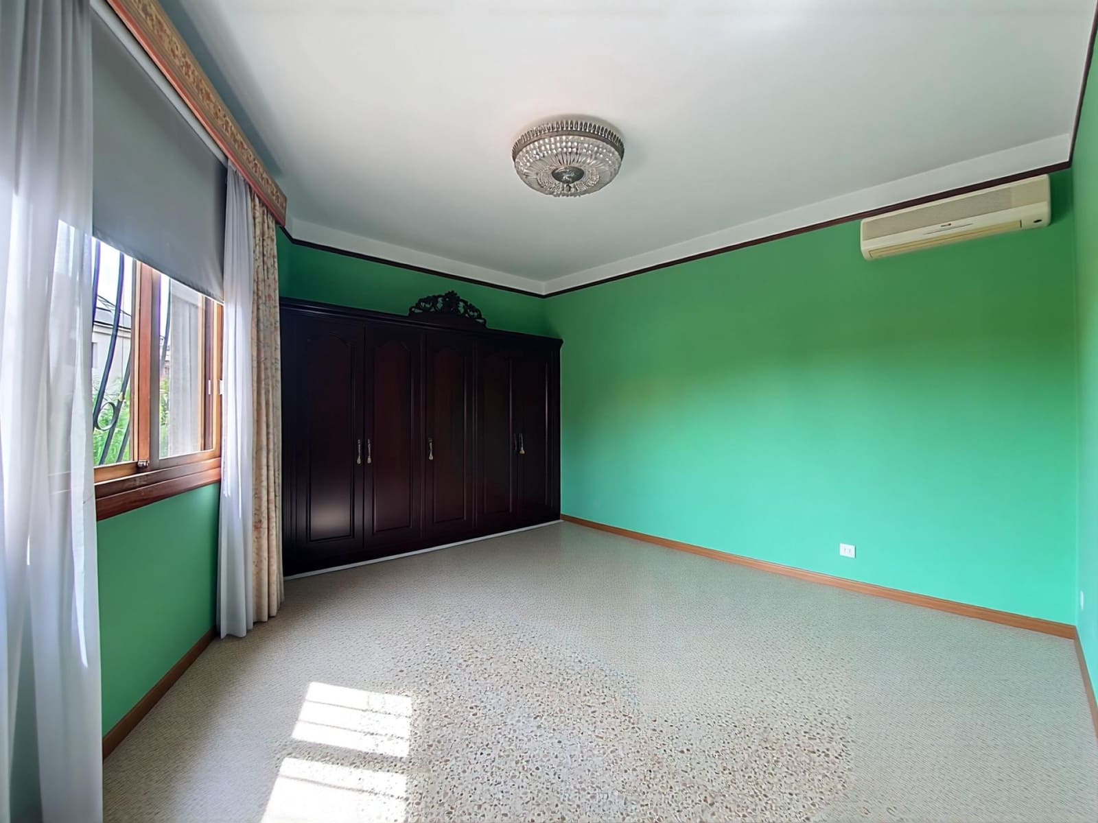 5 bedroom Villa for sale in Las Palmas de Gran Canaria with garage - € 995,000 (Ref: 9882269)