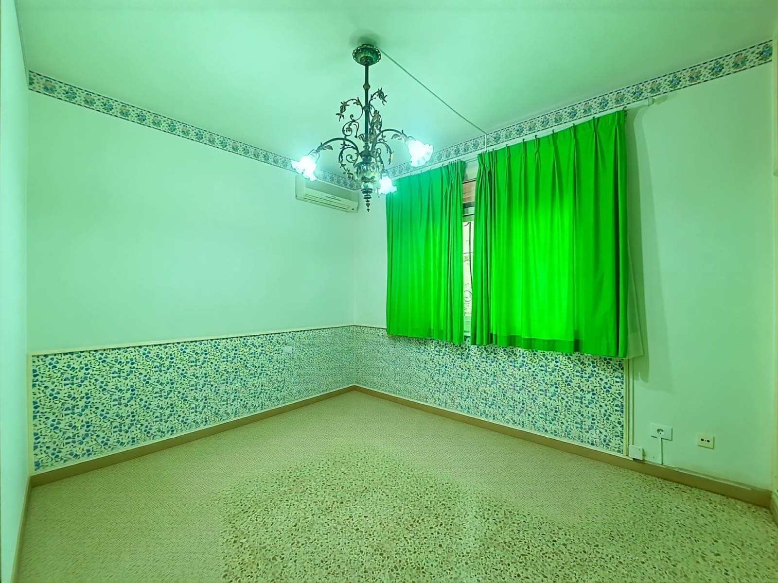 5 bedroom Villa for sale in Las Palmas de Gran Canaria with garage - € 995,000 (Ref: 9882269)