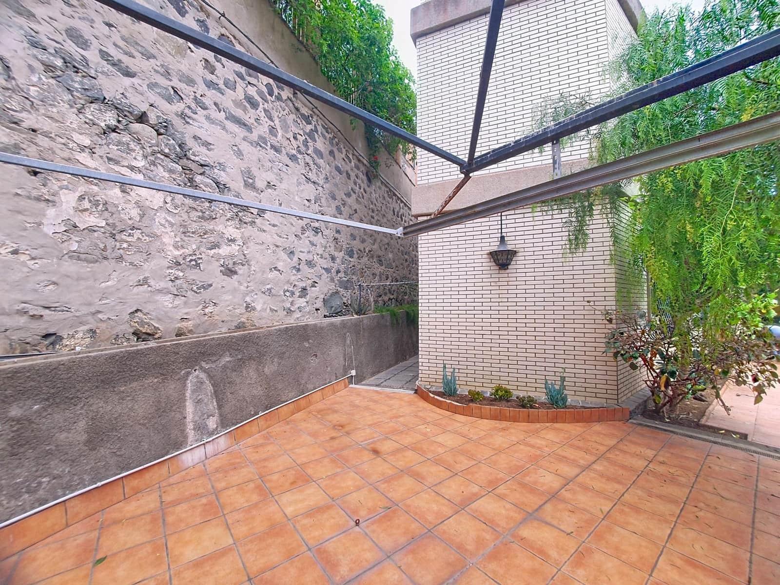 5 bedroom Villa for sale in Las Palmas de Gran Canaria with garage - € 995,000 (Ref: 9882269)