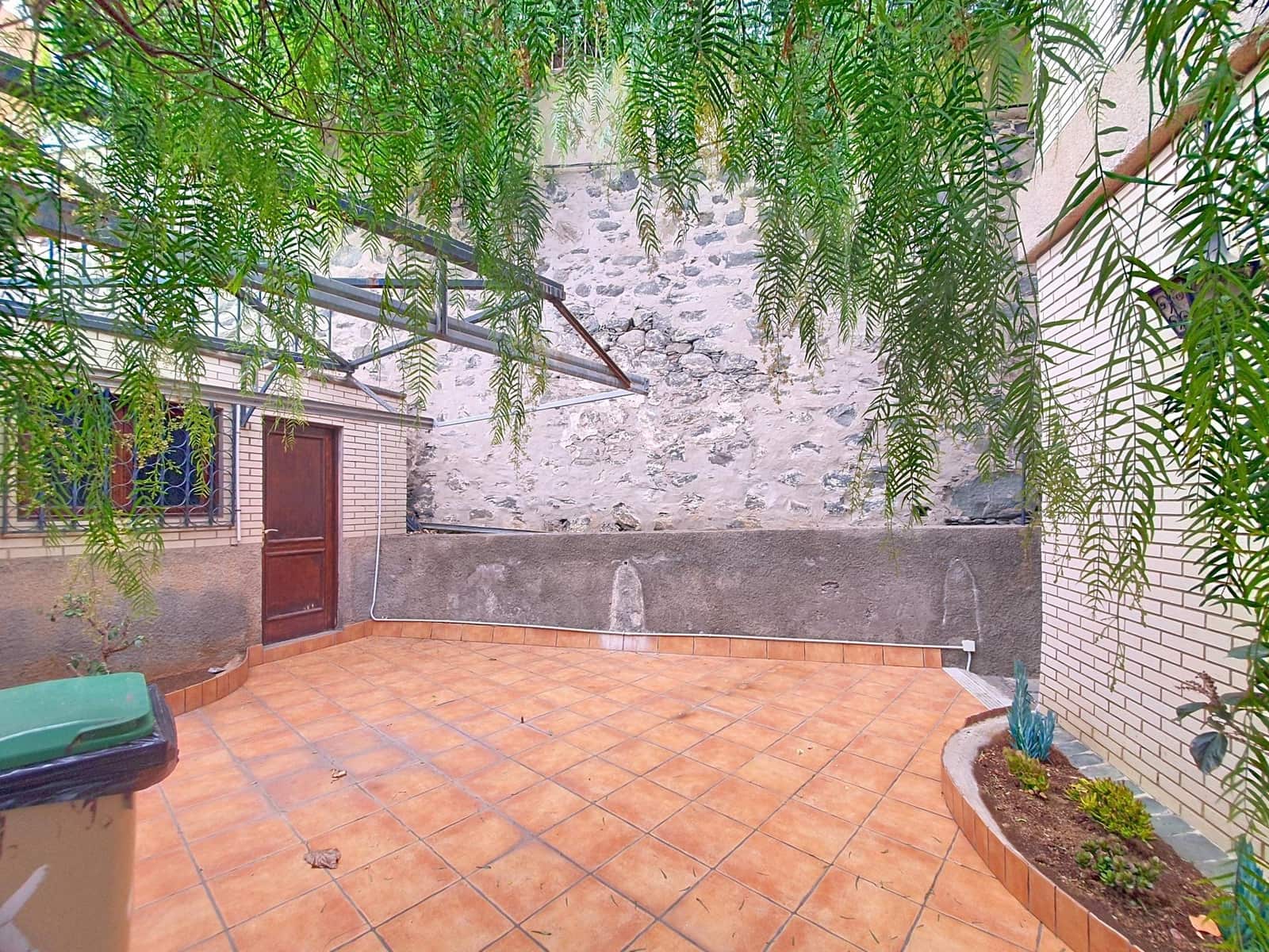 5 bedroom Villa for sale in Las Palmas de Gran Canaria with garage - € 995,000 (Ref: 9882269)