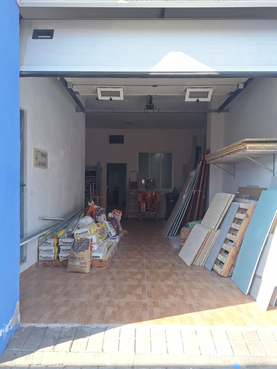 Comercial para venda em Santa Lucia de Tirajana - 86 000 € (Ref: 9882270)