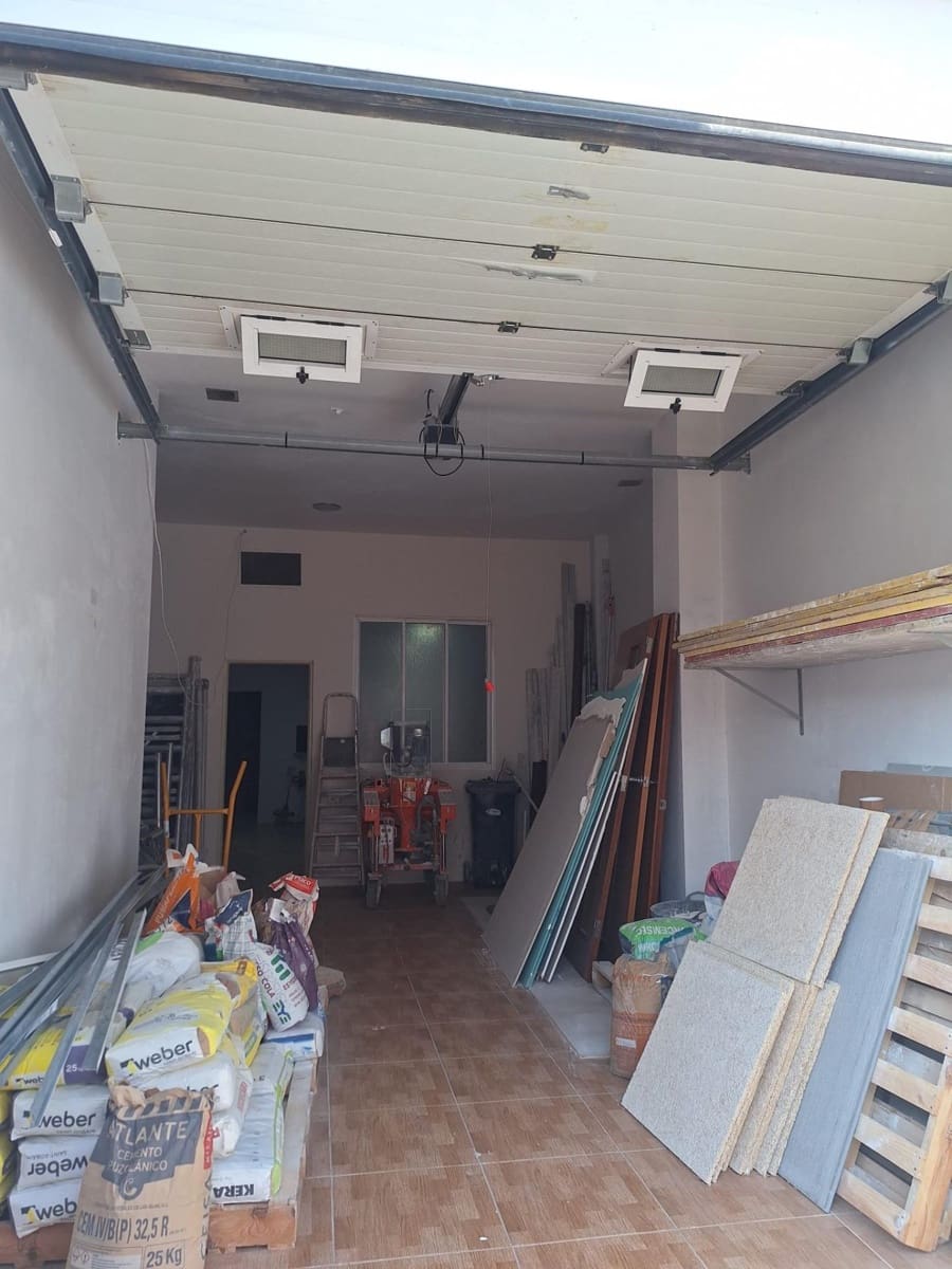 Comercial para venda em Santa Lucia de Tirajana - 86 000 € (Ref: 9882270)