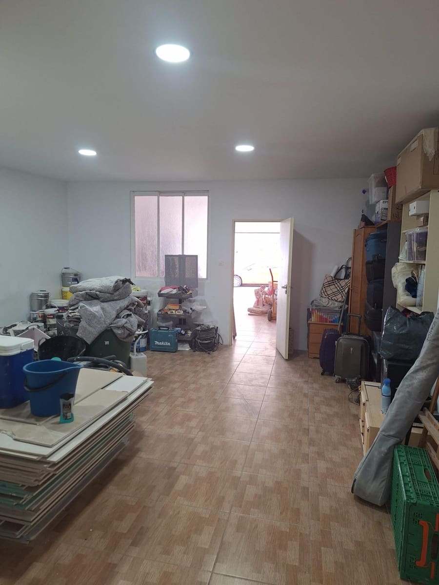 Comercial para venda em Santa Lucia de Tirajana - 86 000 € (Ref: 9882270)