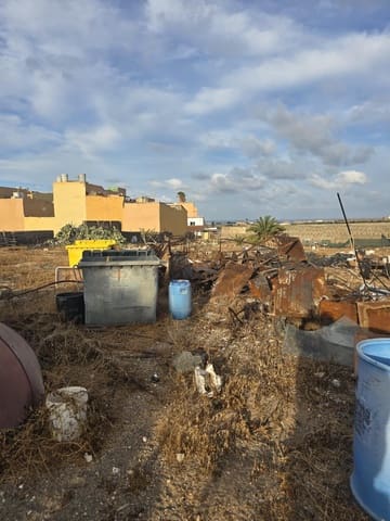 Ubebygd land til salgs i Telde - € 160 000 (Ref: 9882272)
