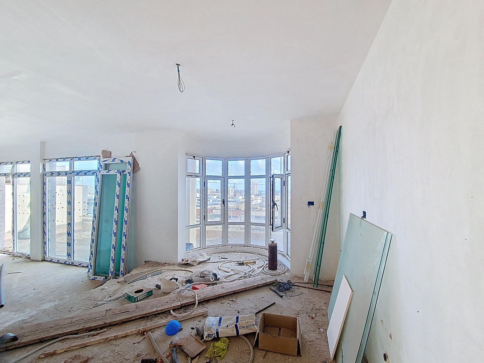 8 soveværelse Villa til salg i Las Palmas de Gran Canaria med garage - € 630.000 (Ref: 9882275)