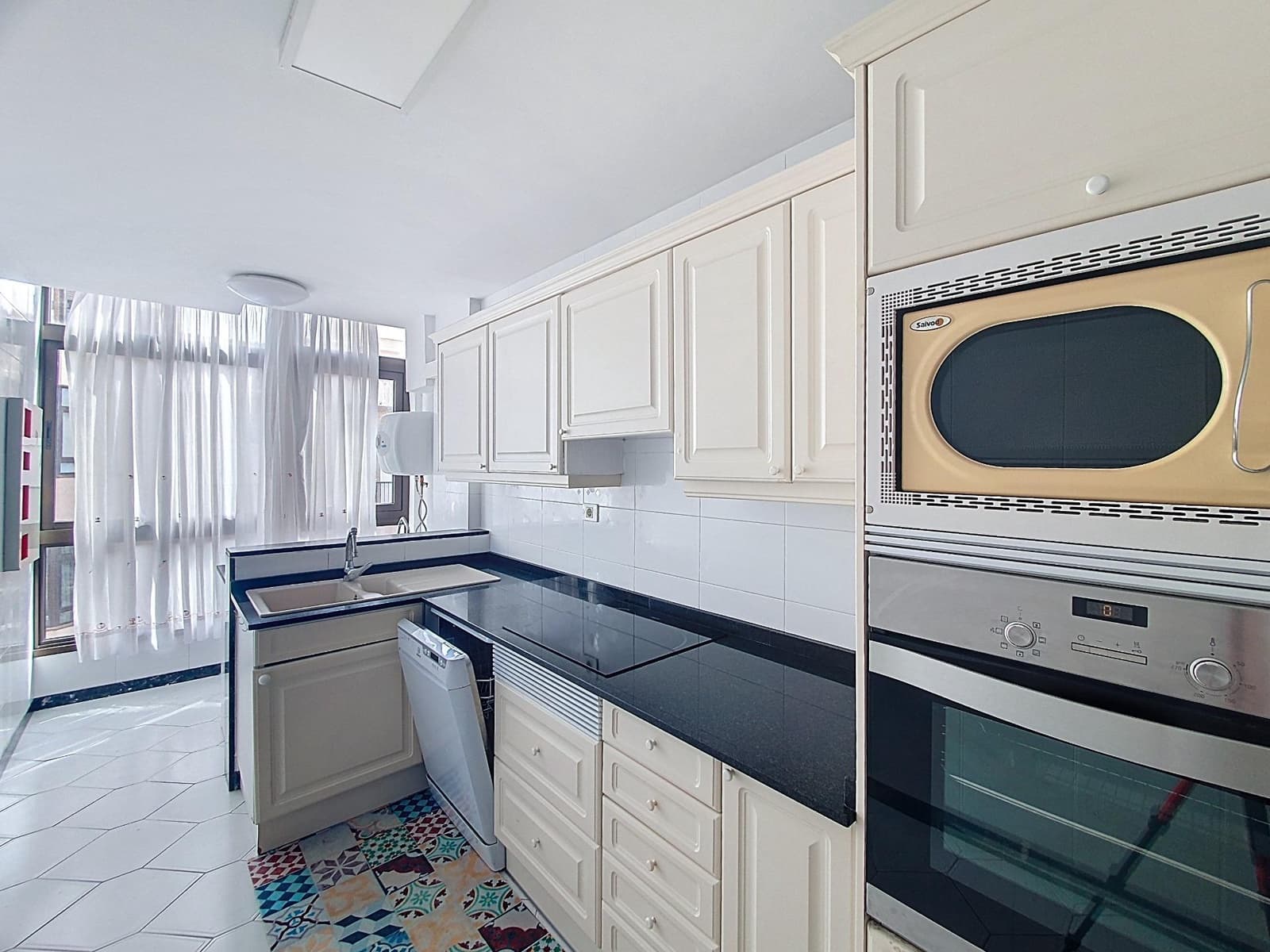 3 bedroom Flat for sale in Las Palmas de Gran Canaria - € 525,000 (Ref: 9882277)